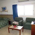 Aparthotel Sun Hall Larnaca