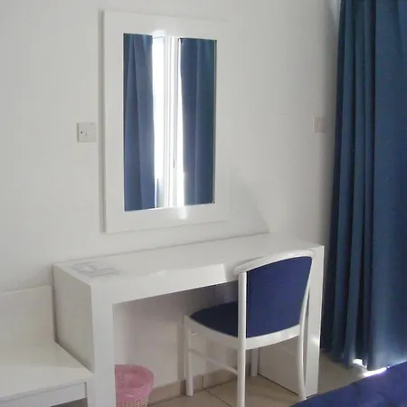 Sun Hall Aparthotel Larnaka