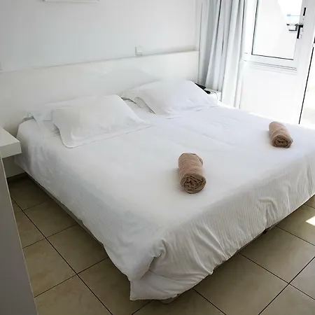 Sun Hall Aparthotel 3*