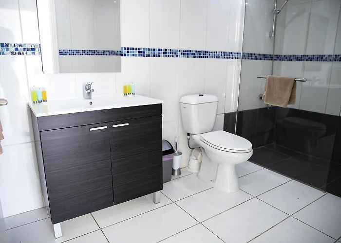 Sun Hall Apart Otel Larnaca