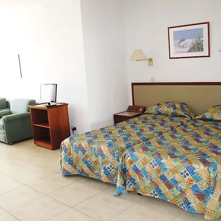 Sun Hall Aparthotel 3*