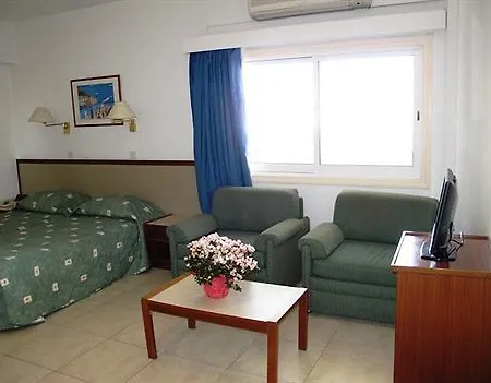 Aparthotel Sun Hall Larnaca