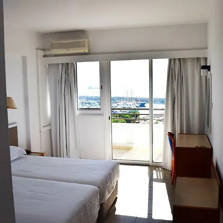 Sun Hall 3* Larnaca