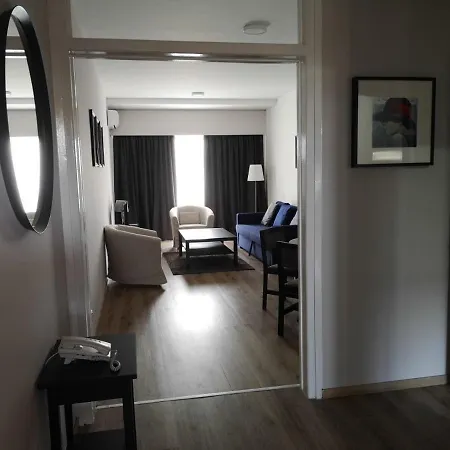 Sun Hall Aparthotel 3*
