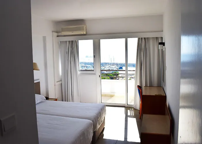 Sun Hall Aparthotel 3*