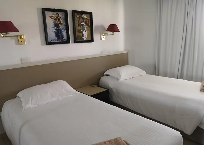 Aparthotel Sun Hall Larnaca